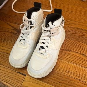 Nike - Wmns Air Force 1 High Utility 2.0 'Summit White'